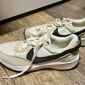 Women’s Nike shoes